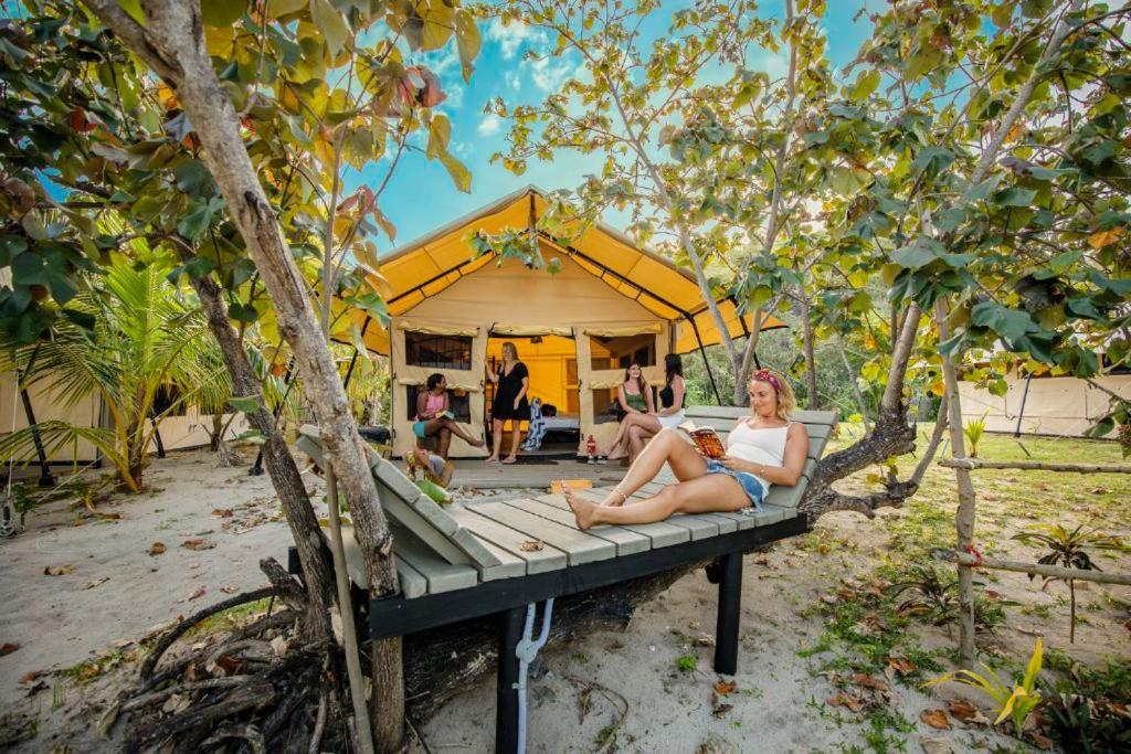 Barefoot Kuata Island Resort Exteriör bild