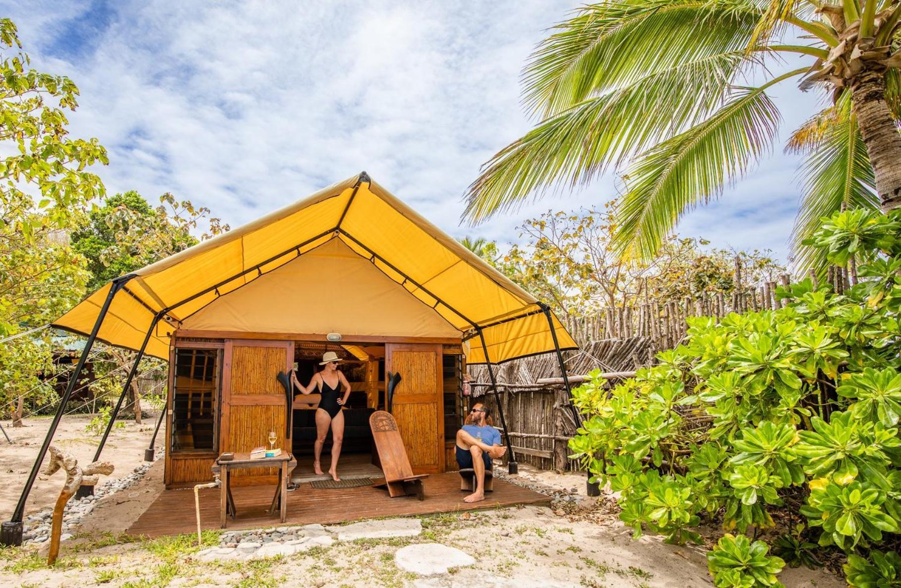 Barefoot Kuata Island Resort Exteriör bild