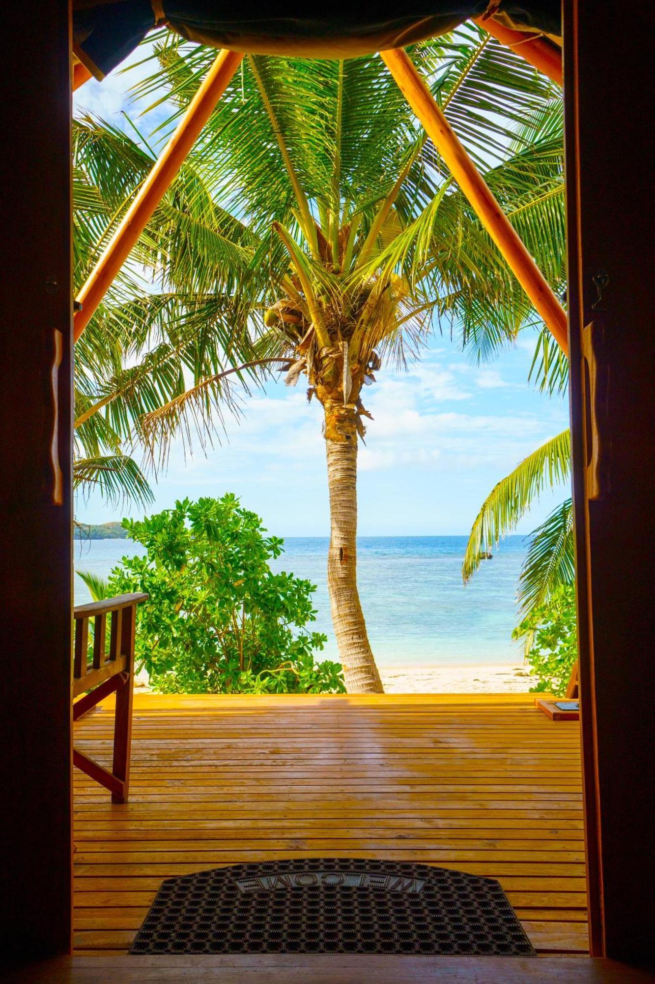 Barefoot Kuata Island Resort Exteriör bild